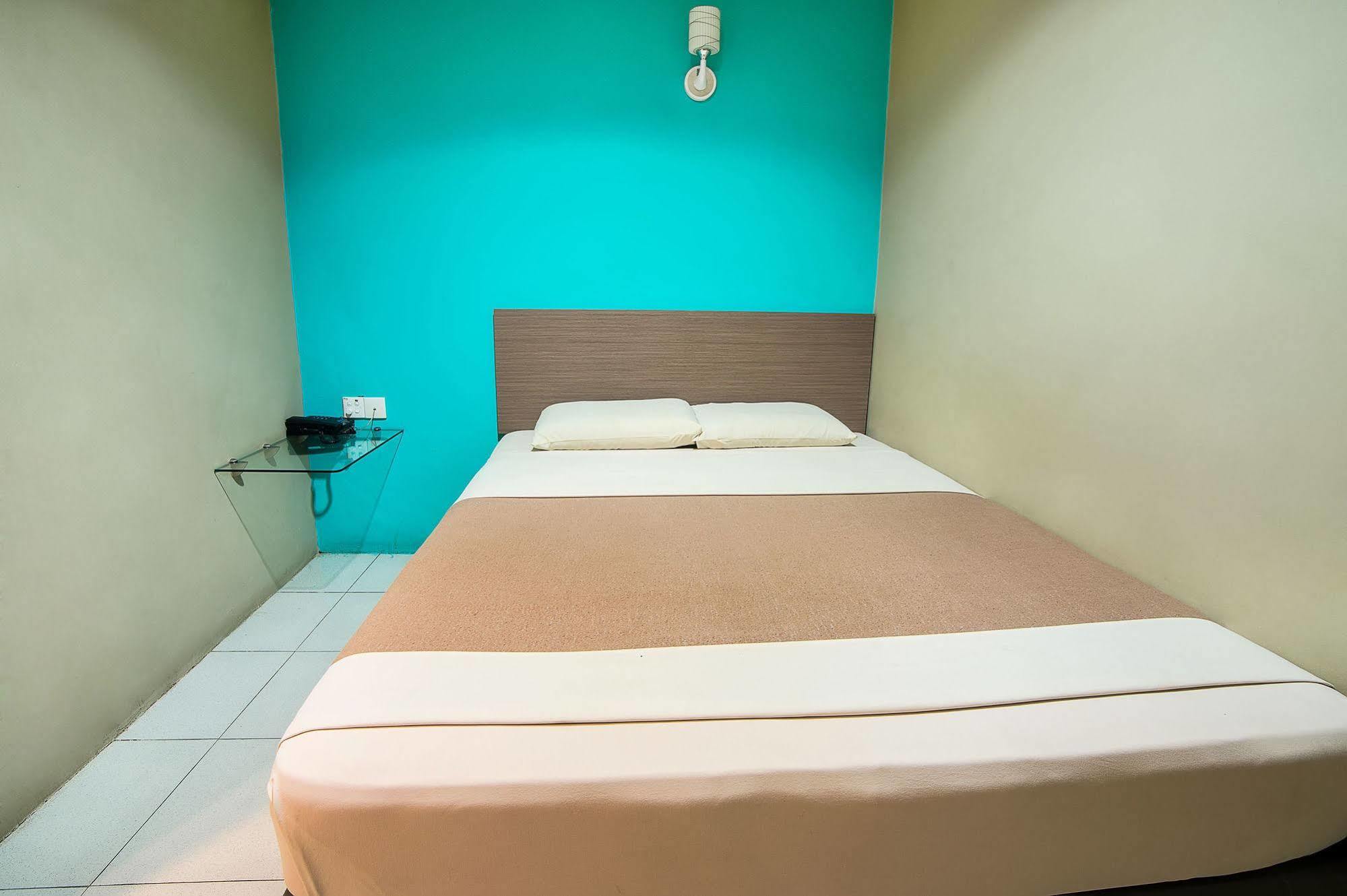 Dju Dju Hotel Batam Bagian luar foto