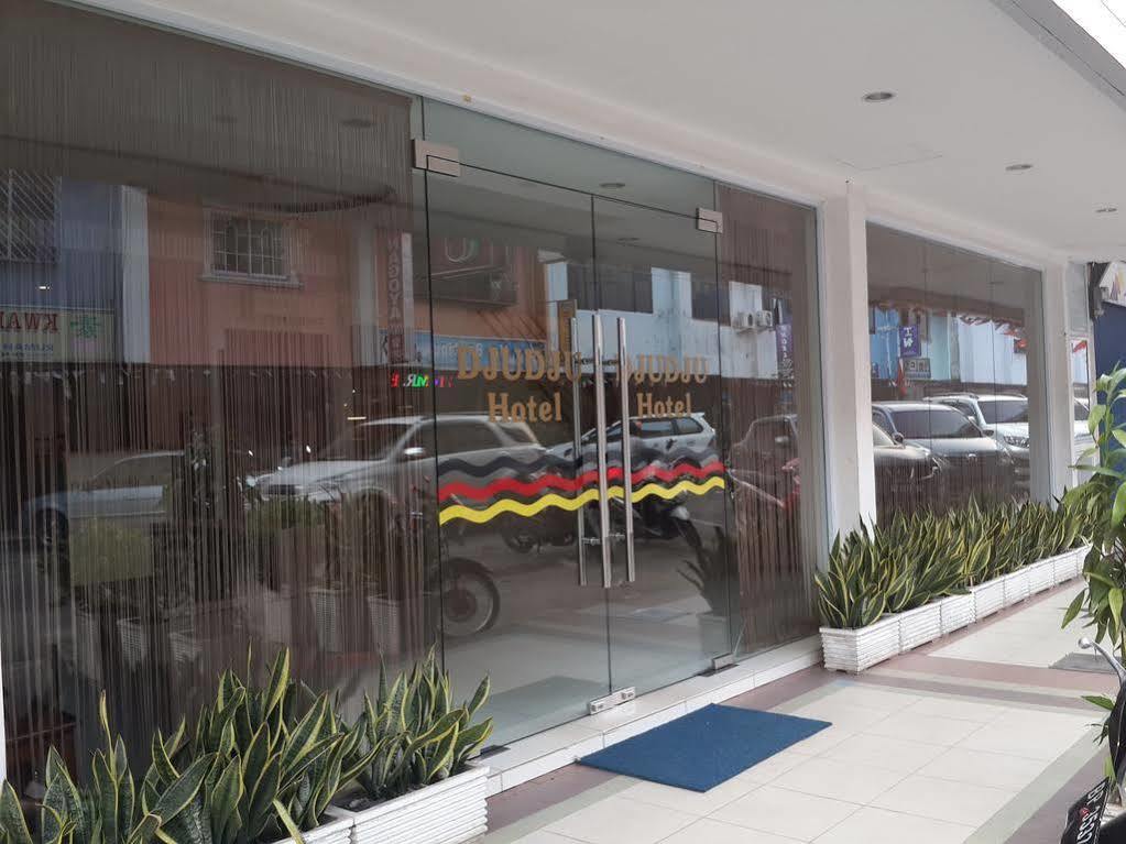 Dju Dju Hotel Batam Bagian luar foto
