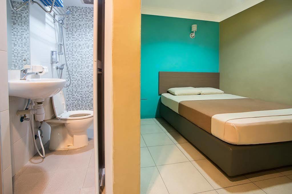 Dju Dju Hotel Batam Bagian luar foto